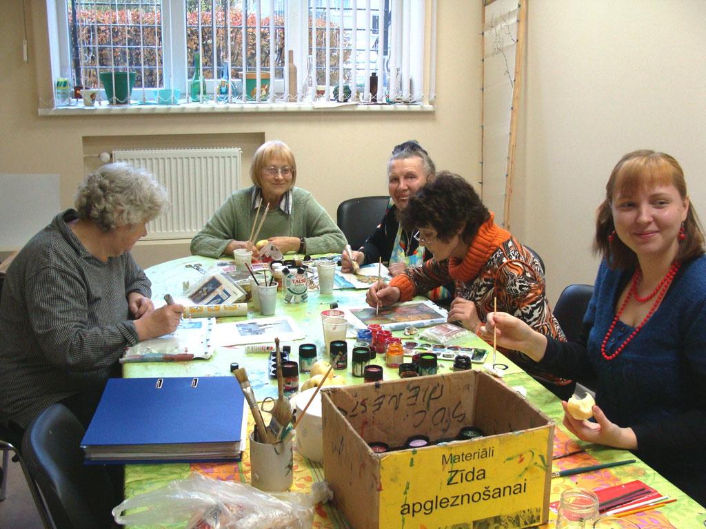 Social inclusion of older people through volunteering in Estonia ...