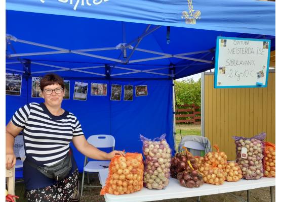 Onion workshop of Lüübnitsa village community at a fair in Estonia in 2020 (community service of Lüübnitsa village community from Setomaa municipality, project Act Local)